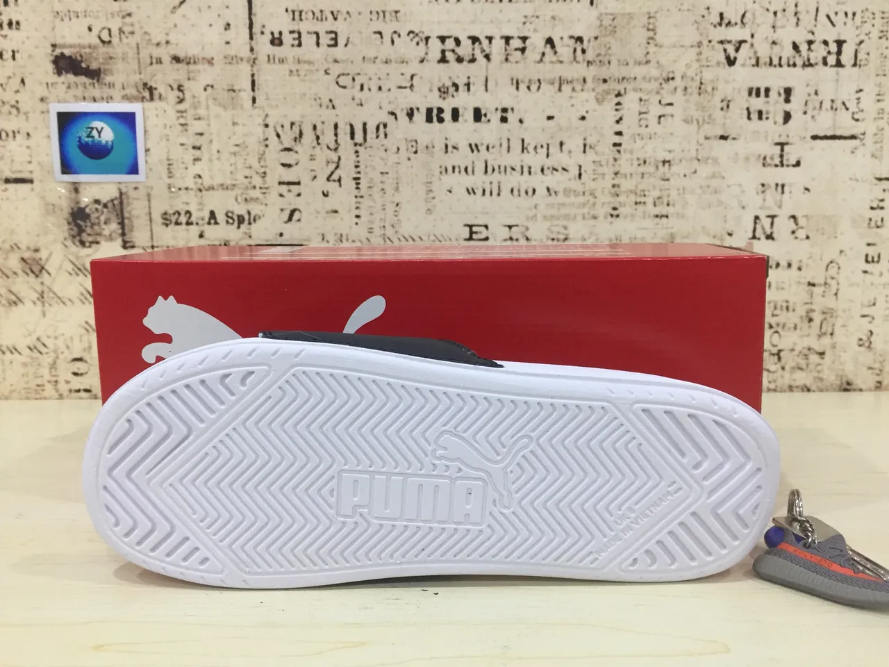 Puma Slide Negro y Blanco Zapatilla de una correa 5