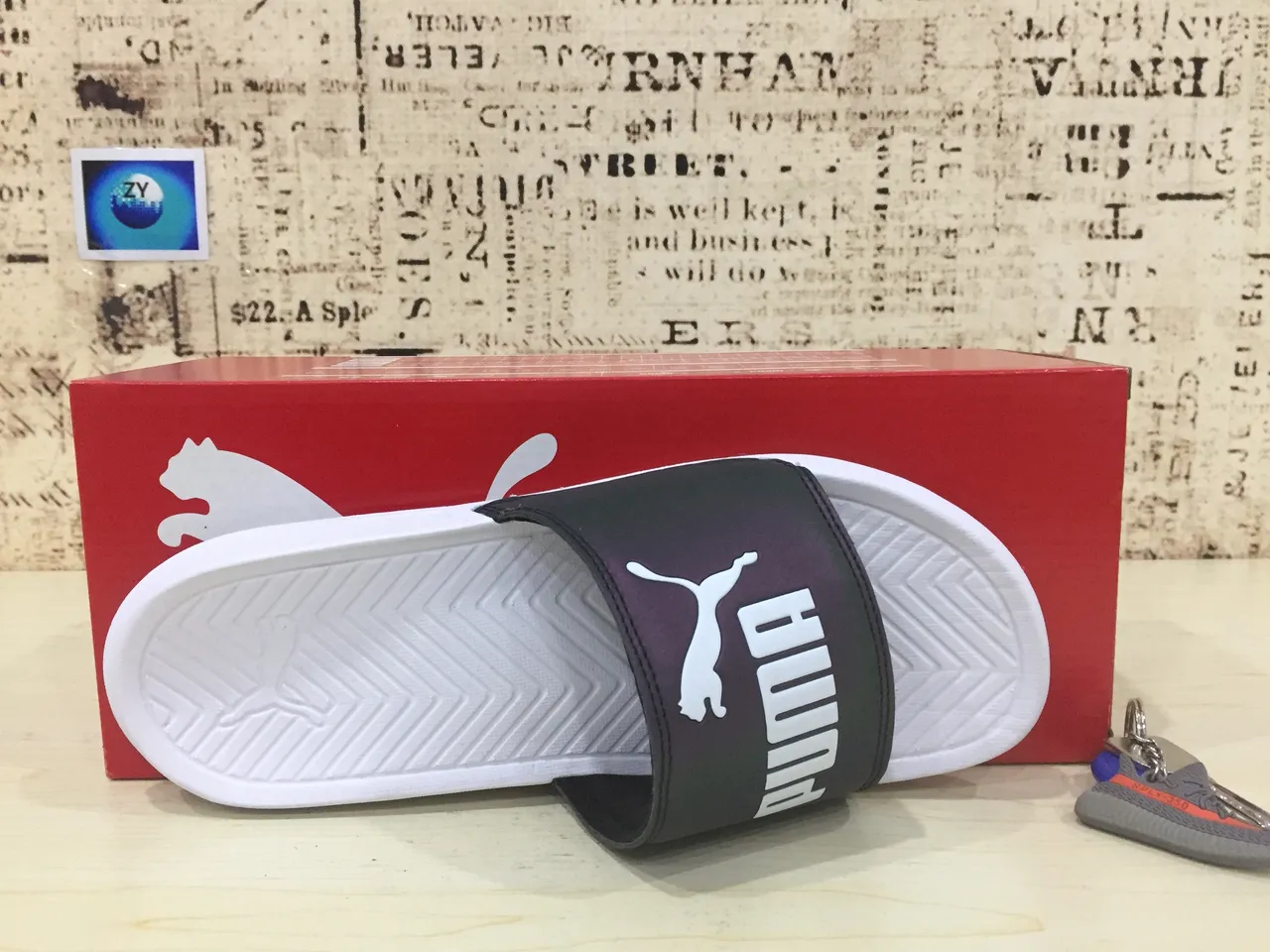 Puma Slide Negro y Blanco Zapatilla de una correa 6