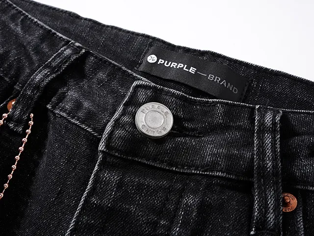 Jeans de Denim Preto Distressed com salpicaduras de tinta da marca Purple Brand 12