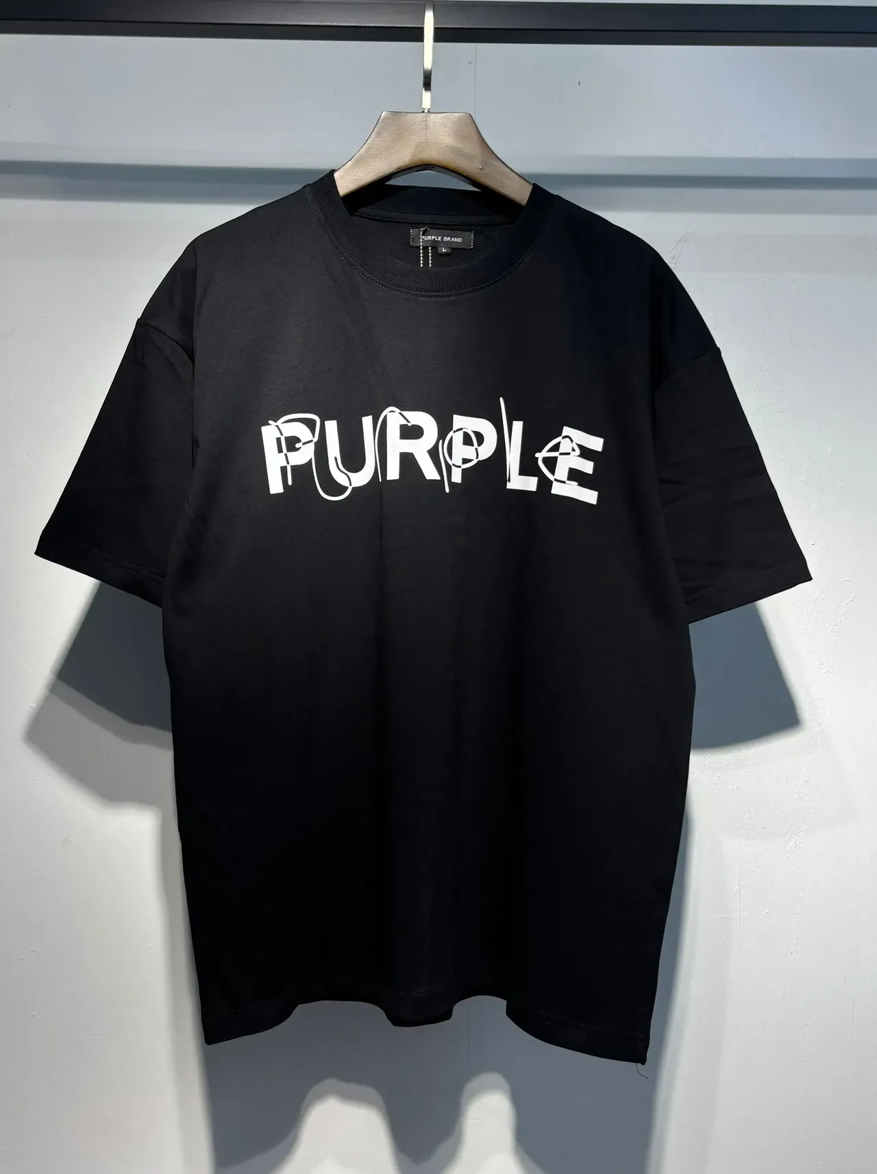تي شيرت أوفرسايز بطبعة جرافيك Purple Brand 2