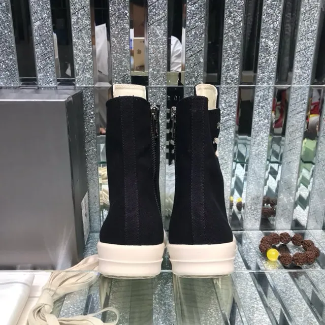 Rick Owens কালো সাদা হাই-টপ রুচ্ড স্যাটিন প্যানেল এনকেল বুট 5