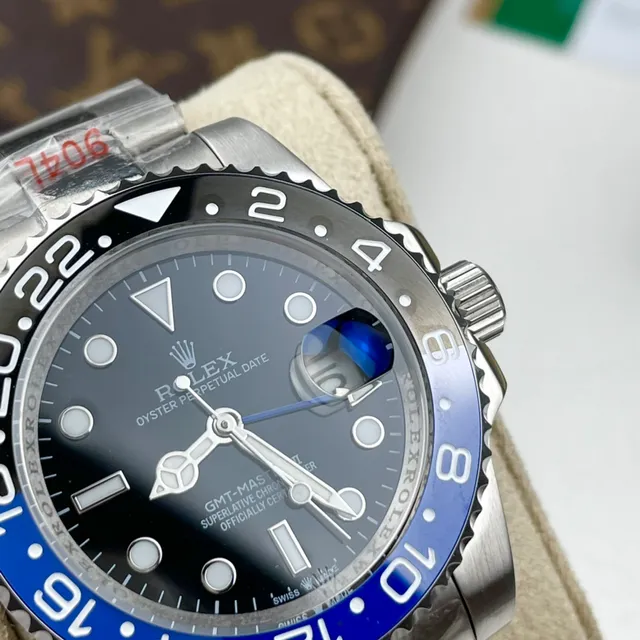 Rolex GMT-Master II Black Dial Blue and Black Bezel Mechanical Watch 8