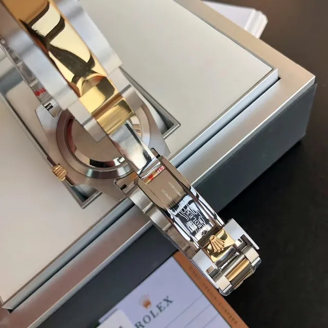 Rolex Submariner चाँदी ब्रश वाले स्टेनलेस स्टील Oyster-Style Case यांत्रिक घड़ी 3