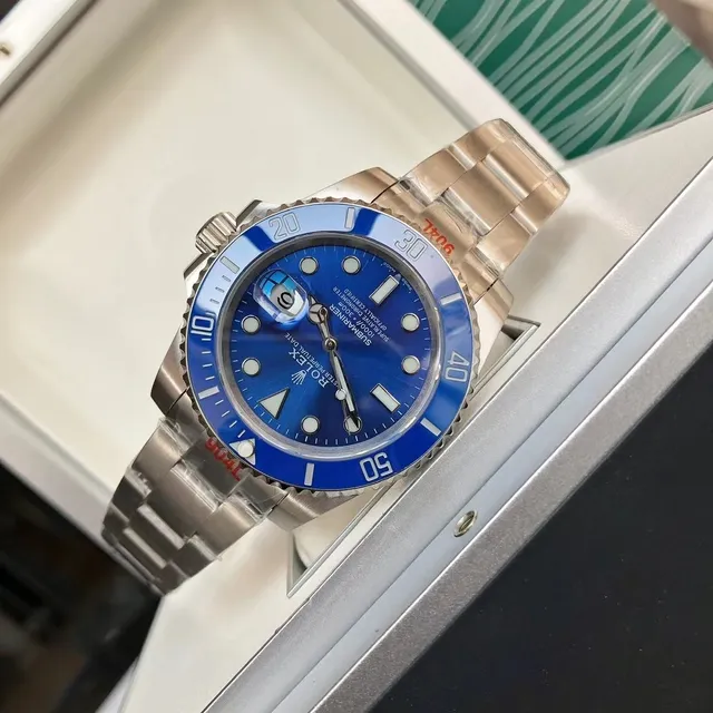 Rolex Submariner चाँदी ब्रश वाले स्टेनलेस स्टील Oyster-Style Case यांत्रिक घड़ी 10