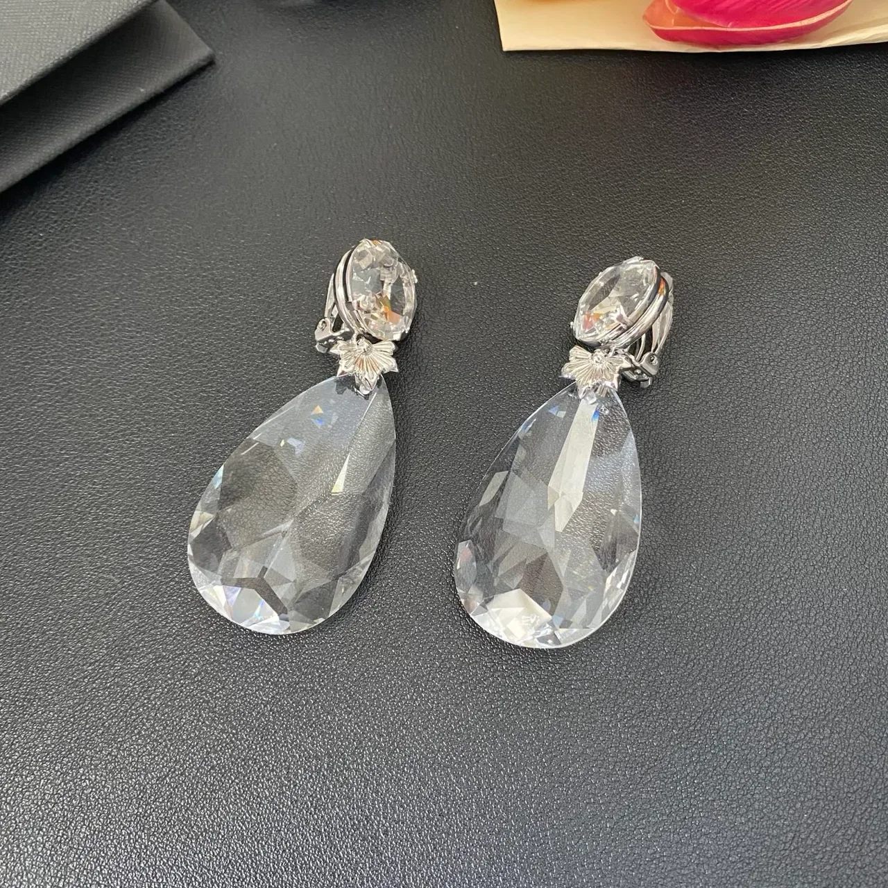 Saint Laurent 水晶泪滴耳环 5
