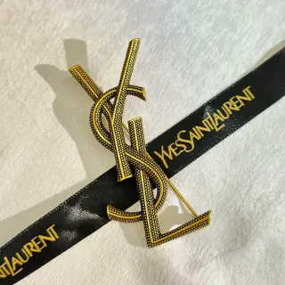 सेंट लॉरेंट Monogram ब्रोच सोने काला टेक्सचर्ड मेटल
