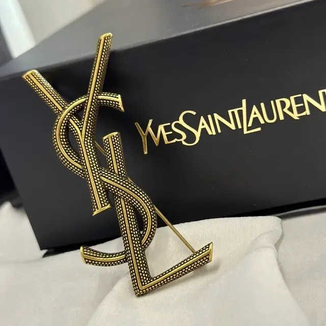 圣罗兰 Monogram 胸针 黄金 黑色 纹理金属 6