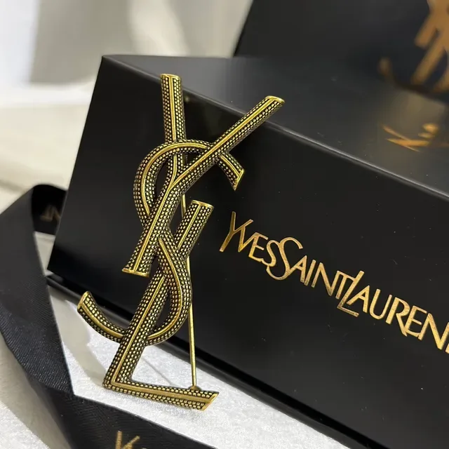 圣罗兰 Monogram 胸针 黄金 黑色 纹理金属 8