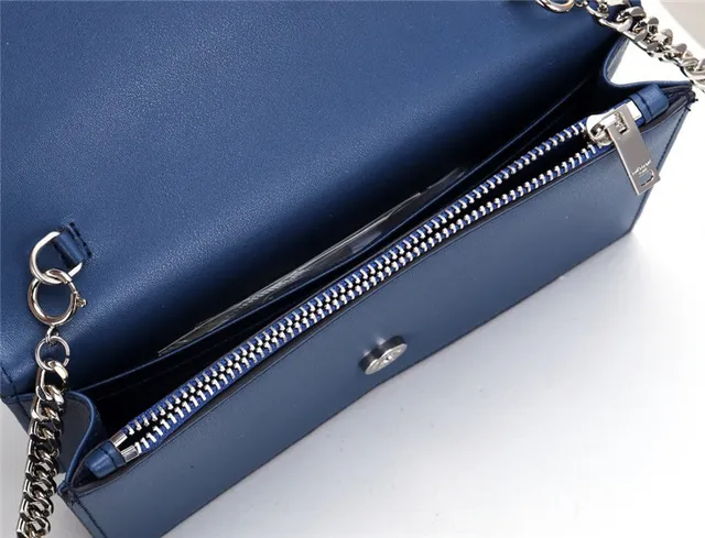 Saint Laurent नेवी सिल्वर फ्लैप वॉलेट टासल स्ट्रैप हैंडबैग 20
