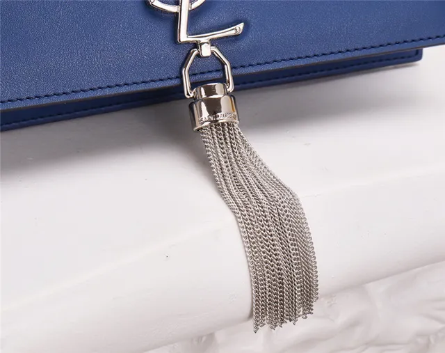 Saint Laurent नेवी सिल्वर फ्लैप वॉलेट टासल स्ट्रैप हैंडबैग 24