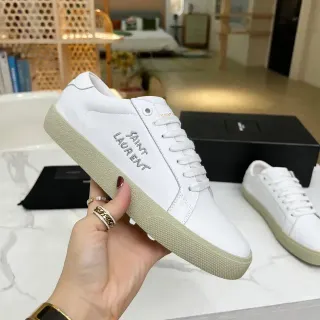 Saint Laurent सफेद भूरे चमड़े सिलवट चिह्न जीवनशैली स्नीकर