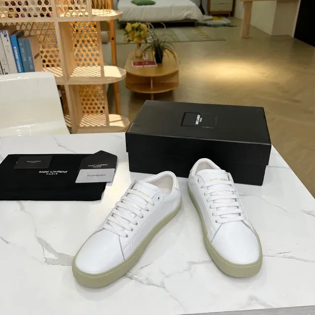 Saint Laurent أبيض بيج جلد مطرز شعار أسلوب حياة سنيكرز 6