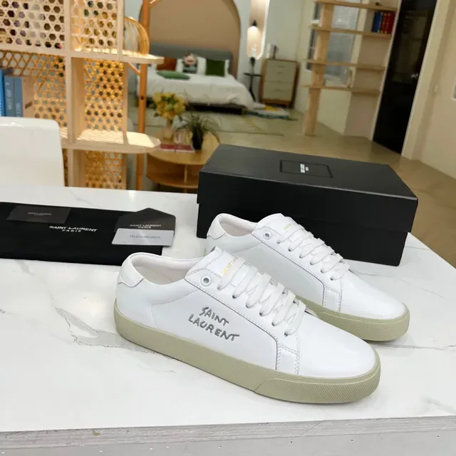 Saint Laurent أبيض بيج جلد مطرز شعار أسلوب حياة سنيكرز 8