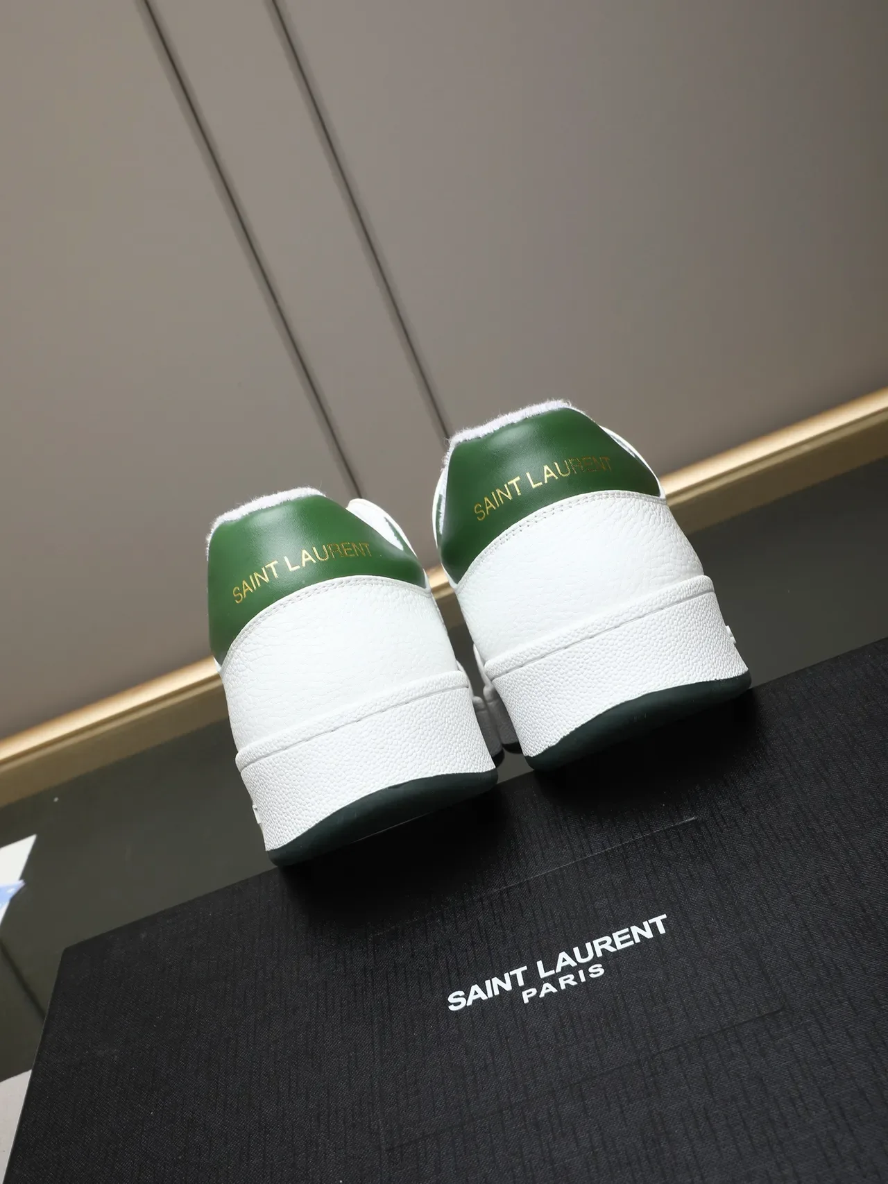 Saint Laurent सफेद हरा टेक्स्चर्ड लेदर अपर हील टैब लाइफस्टाइल स्नीकर्स 3