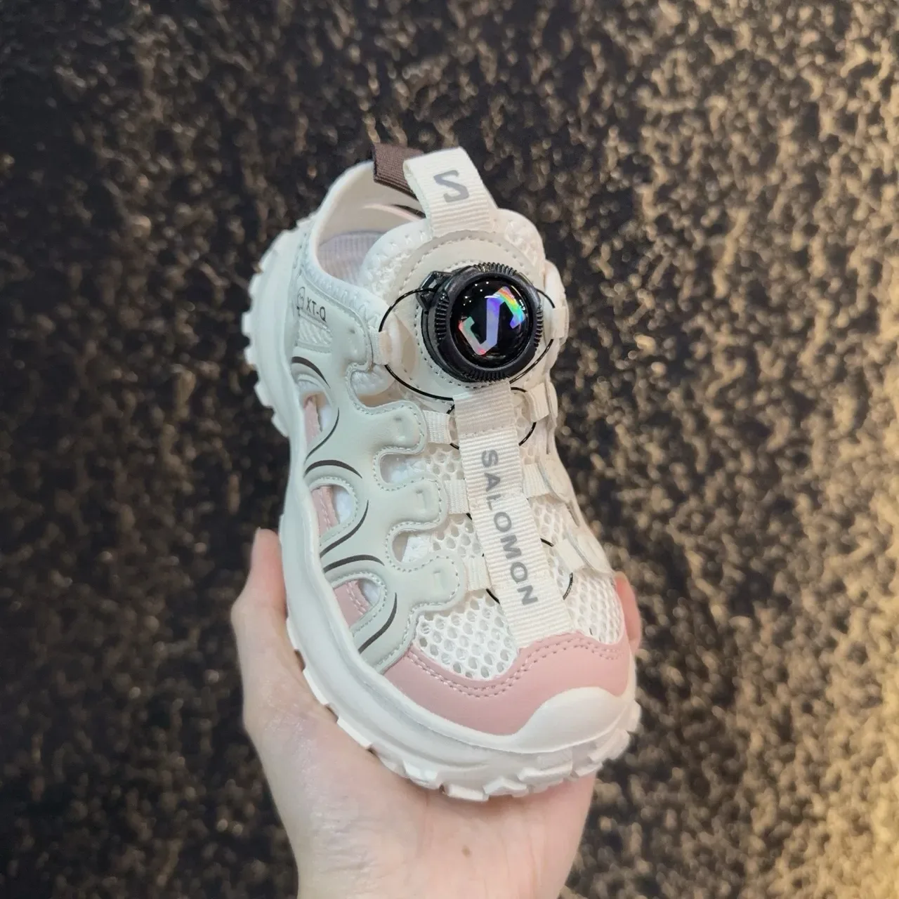 Salomon Beige y Negro BOA Dial Closure Malla y Sintético Superior Zapatillas Lifestyle 21