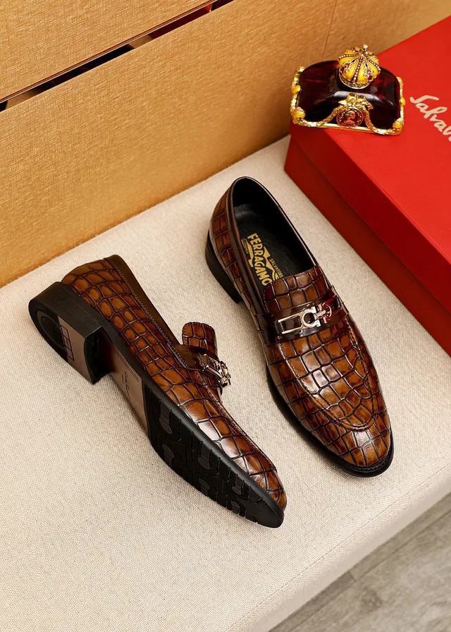 Salvatore Ferragamo Gancini Mocasines Marrón con Embossado de Cocodrilo 3
