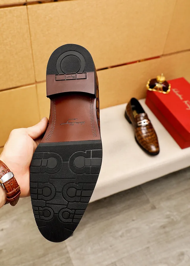 Salvatore Ferragamo Gancini Mocasines Marrón con Embossado de Cocodrilo 8