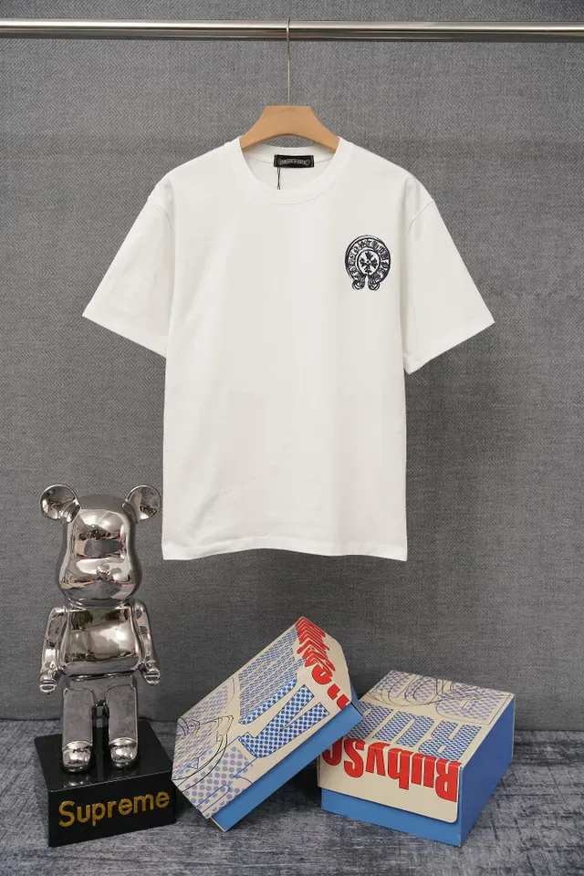 Camiseta oversized Supreme com estampa gráfica 2