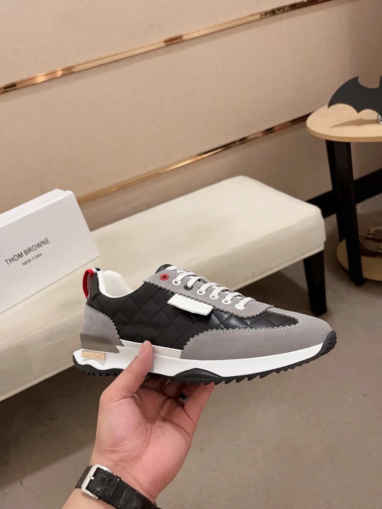 Thom Browne Tênis acolchoado Preto Cinza Branco Sneakers Lifestyle 4