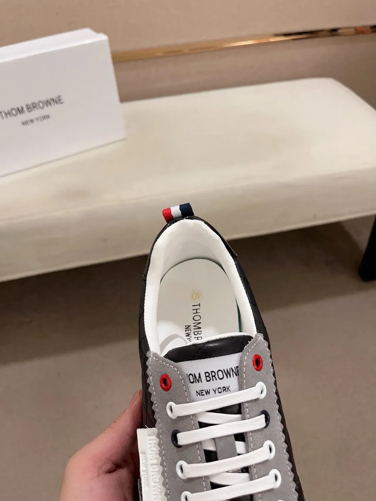 Thom Browne Tênis acolchoado Preto Cinza Branco Sneakers Lifestyle 6