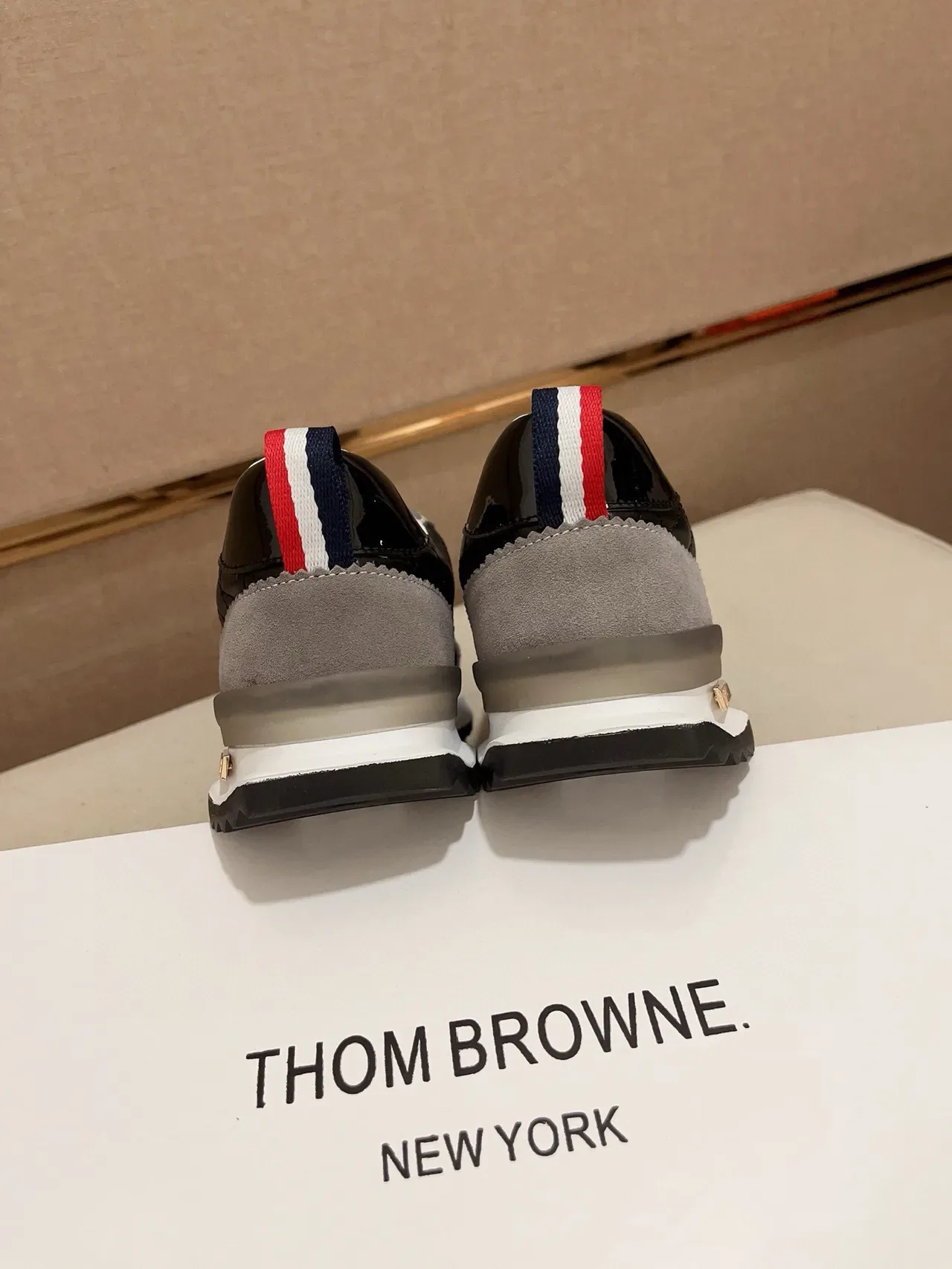 Thom Browne Tênis acolchoado Preto Cinza Branco Sneakers Lifestyle 8