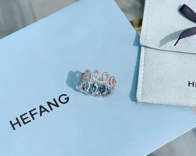 Tiffany & Co. নীল সোনা মুকুট আকৃতির Pavé-Set রিং 5
