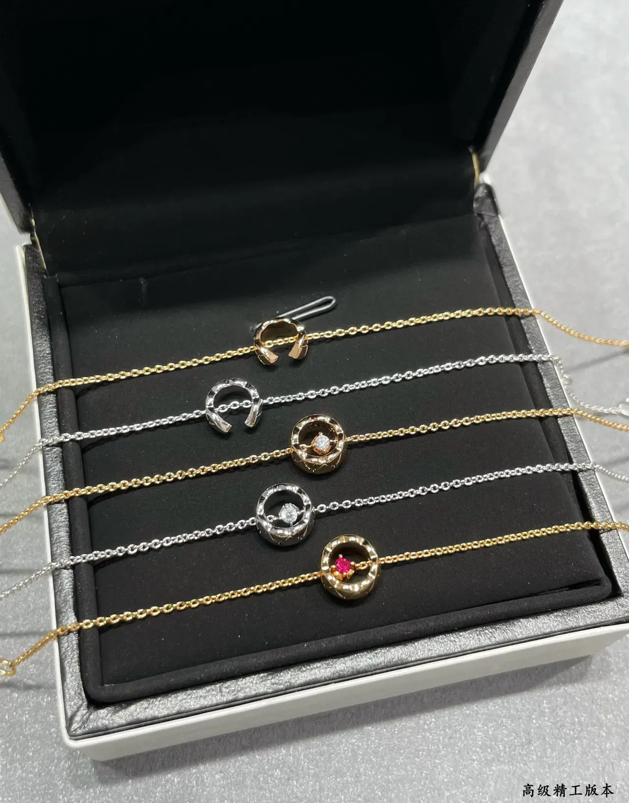 Tiffany & Co. लाल সোনা নাজুক চেইন সার্কুলার ডাবল রিং পেন্ডেন্ট ব্রেসলেট 5