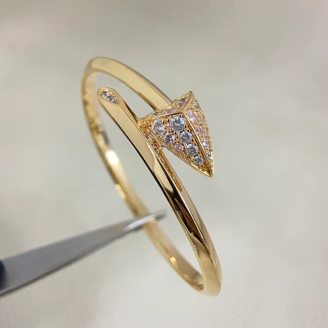 Tiffany & Co. HardWear Arrow Bangle Or et argent motif de pointe de flèche Pavé-Set cristals bracelet 4