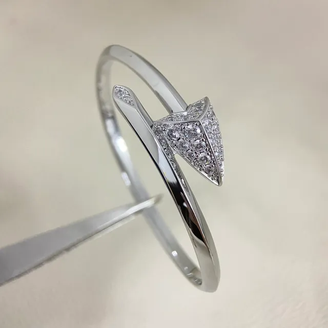 Tiffany & Co. HardWear Arrow Bangle Or et argent motif de pointe de flèche Pavé-Set cristals bracelet 5