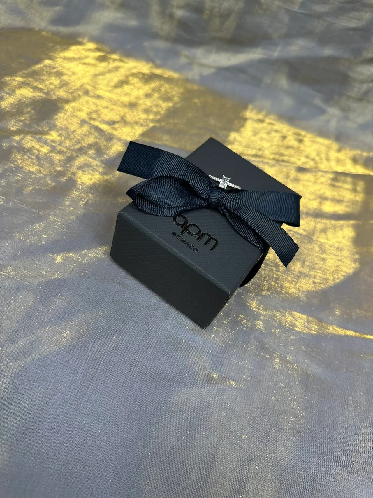 Tiffany & Co. नेवी चांदी इमराल्ड-कट सेंटर स्टोन पावे हीरा बैंड रिंग 7