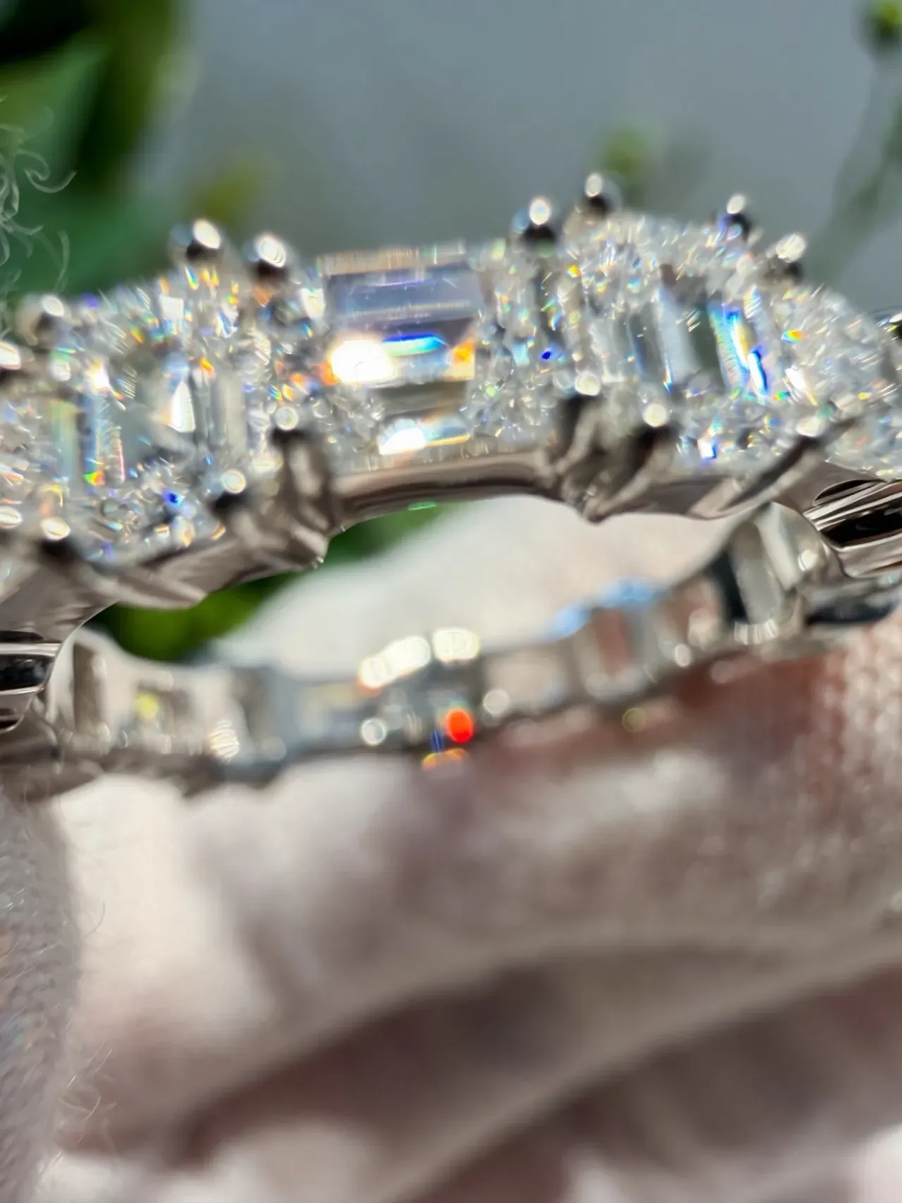 Tiffany & Co. चांदी इमरल्ड-कट पत्थर शेयर्ड-प्रॉन सेटिंग रिंग 3
