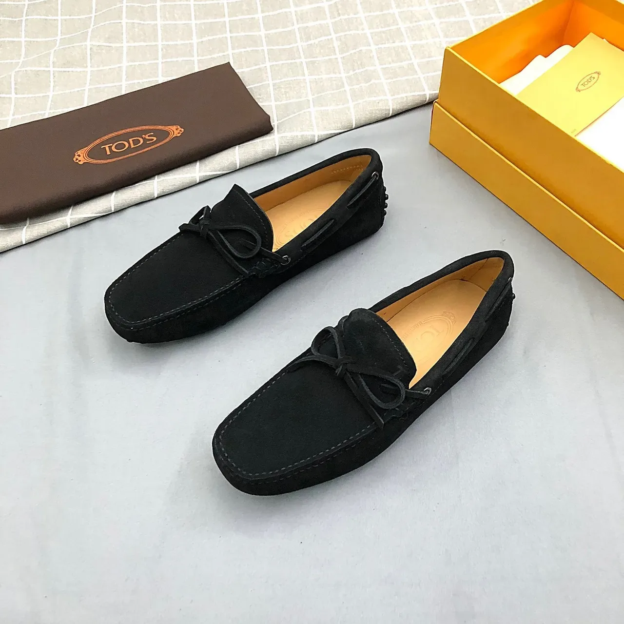 حذاء لوفر Tod's بوه أسود بيج سويد أبو علوة تفصيل 3