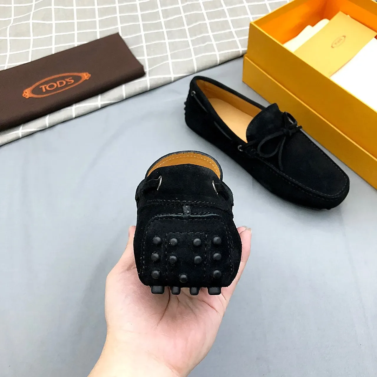 حذاء لوفر Tod's بوه أسود بيج سويد أبو علوة تفصيل 6