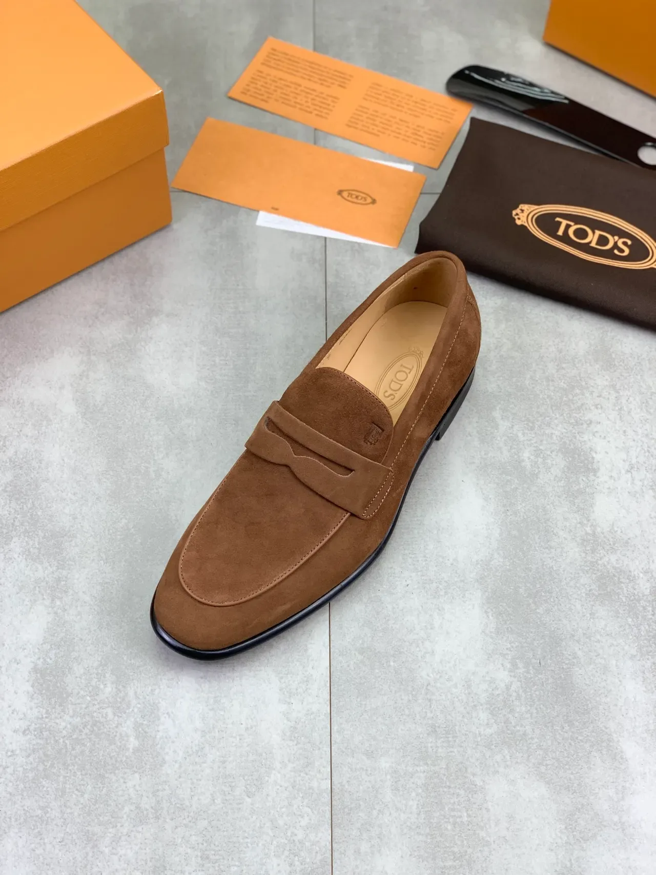 Tod's Mocassins de Daim Marron Noir Bride Penny 4