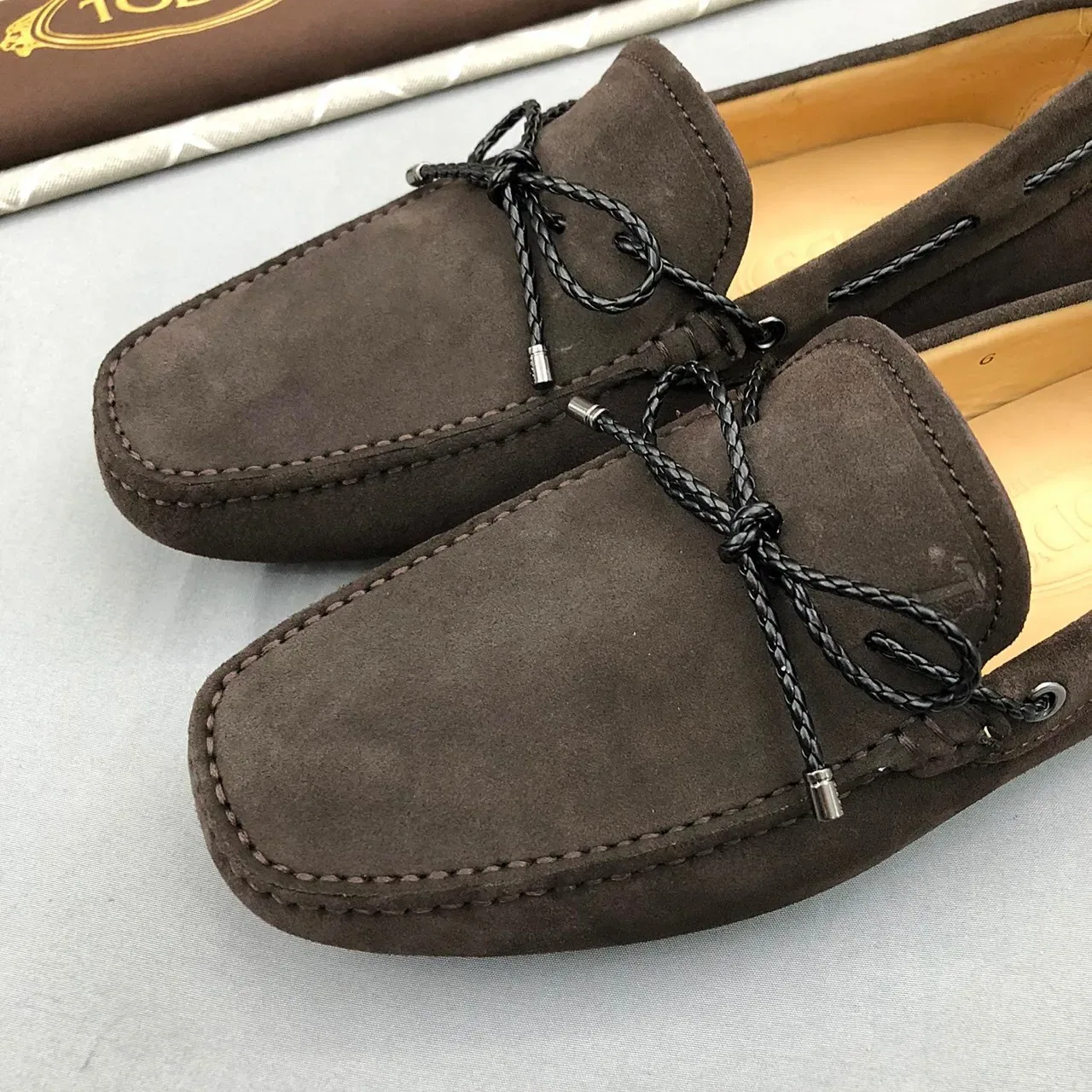 टॉड्स नॉटेड कॉर्ड स्यूड लोफर्स 5