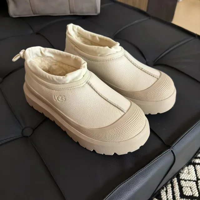 UGG بيج أحذية ثلج سليب أون منصة كعب 2