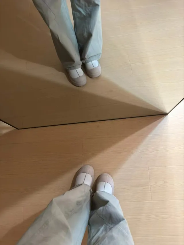 UGG بيج أحذية ثلج سليب أون منصة كعب 7