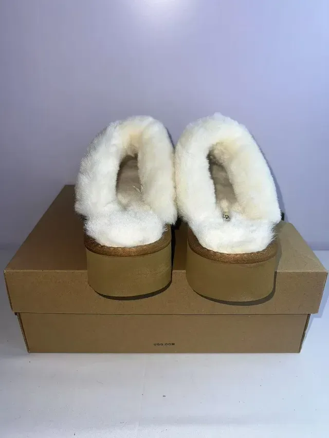 UGG بيج أبيض منصة مبطنة بجلد الغنم نعال 4