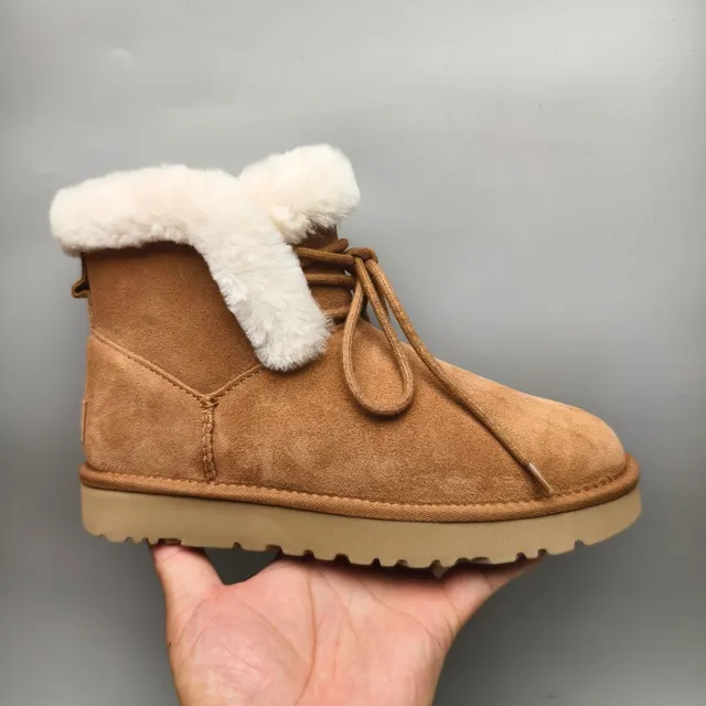 UGG भूरा बेज स्यूड ऊपरी फोल्ड-डाउन शियरलिंग कफ एंक्ल बूट्स 2