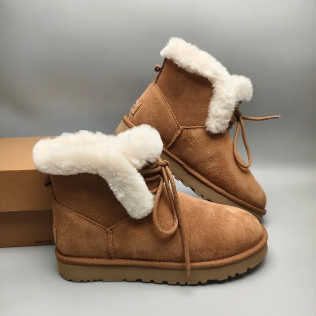 UGG भूरा बेज स्यूड ऊपरी फोल्ड-डाउन शियरलिंग कफ एंक्ल बूट्स 6
