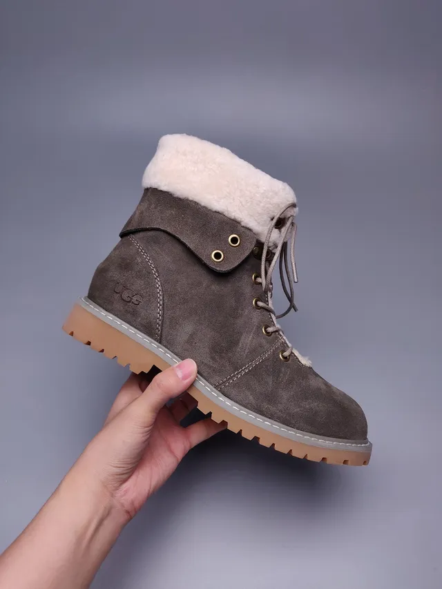 UGG 棕米色麂皮鞋面 羊毛皮里 领口 踝靴 3
