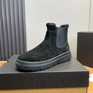 UGG Chelsea Boot Black Suede Upper Elastic Side Gussets Chelsea Boots