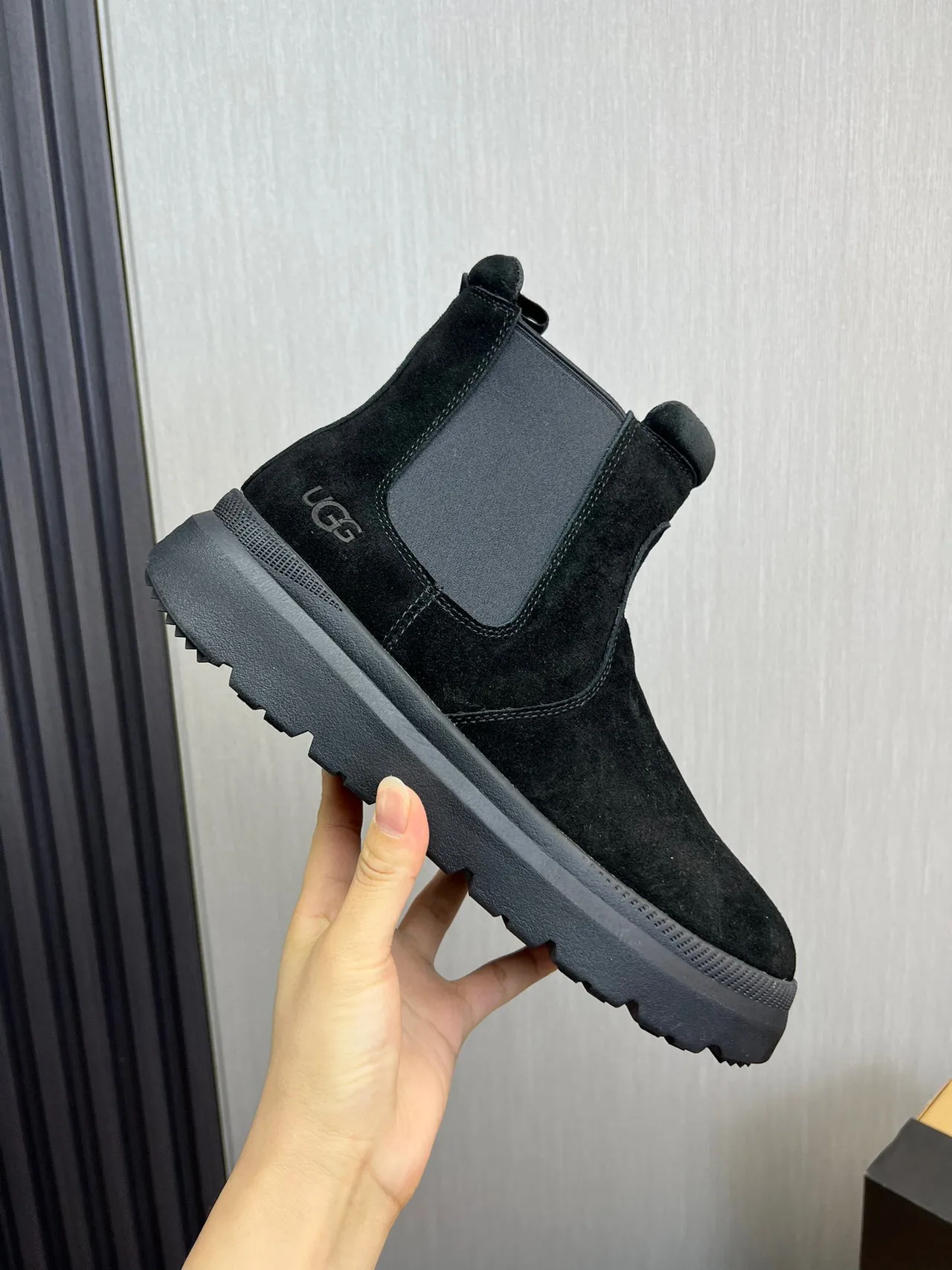 UGG Chelsea Boot Daim Noir Gussets Élastiques sur les Côtés Chelsea Boots 5