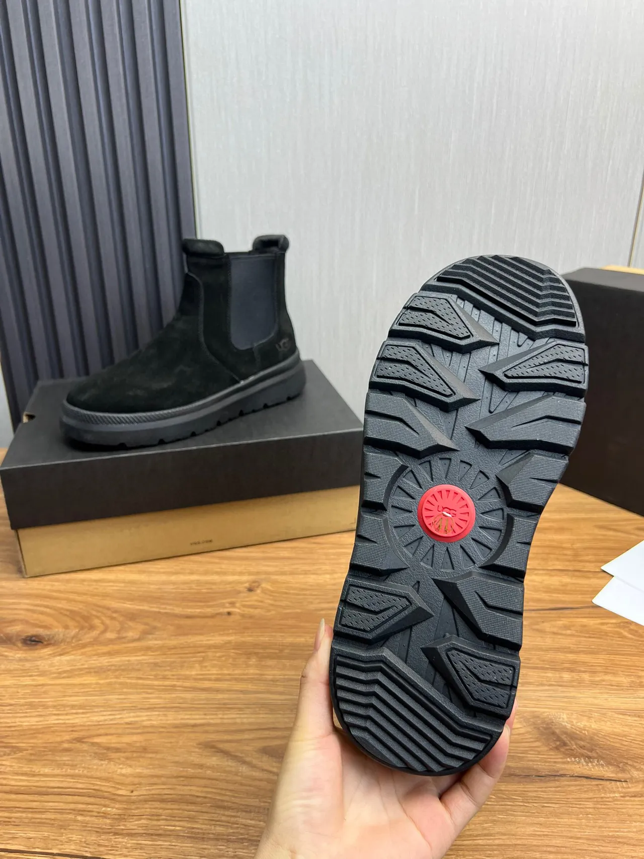 UGG Chelsea Boot Daim Noir Gussets Élastiques sur les Côtés Chelsea Boots 9