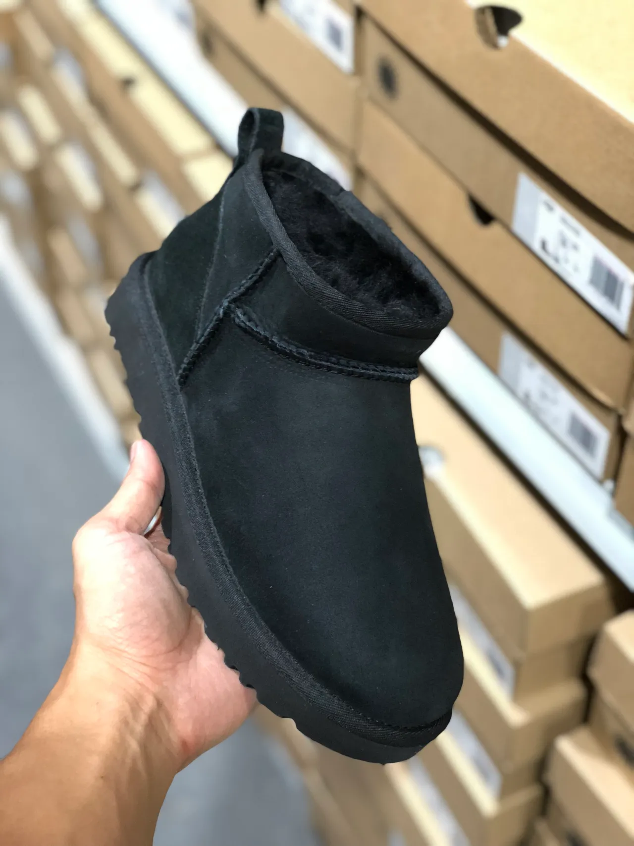 UGG Classic Mini Botas de Nieve Negras 6