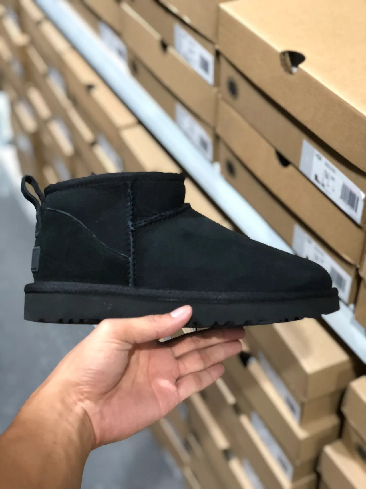 UGG Classic Mini Botas de Nieve Negras 7