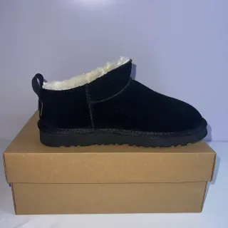 UGG Classic Mini 黑色麂皮羊毛内里雪靴