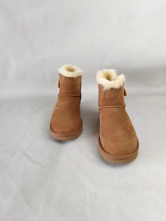 UGG Classic Mini Button Tan बर्फ जूते 3