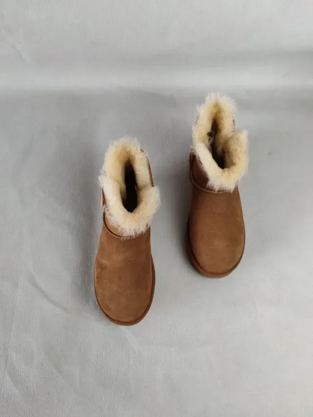 UGG Classic Mini Button Tan बर्फ जूते 6