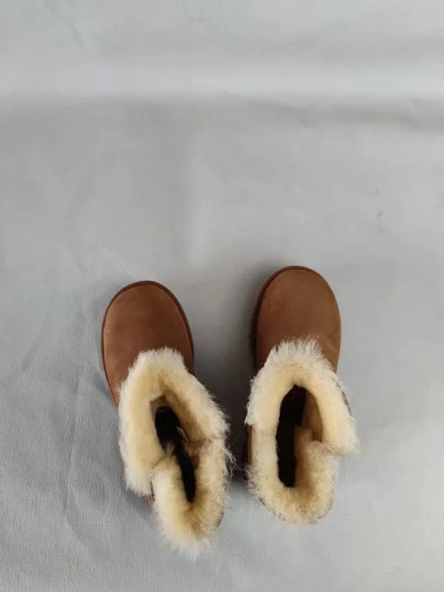 UGG Classic Mini Button Tan बर्फ जूते 7